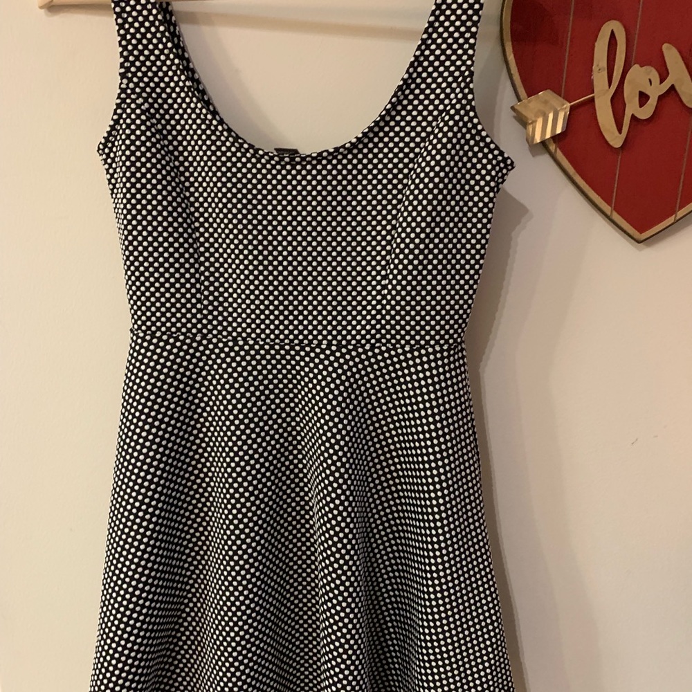 🌟 3/$12 F21 Black & White spotted mini dress